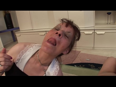 ❤️ Żewġ nanniet u nannu wieħed għandhom threesome Porn Russu lilna ❌